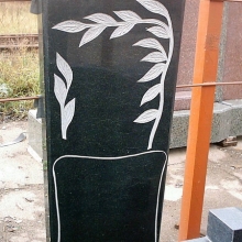 Памятники в форме деревьев