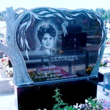 Памятники в форме деревьев