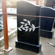 Памятники в форме деревьев