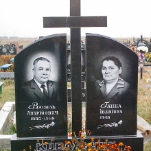 Двойной памятник с крестом из гранита, гранитный памятник для двоих с крестом