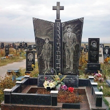 Двойной памятник с крестом из гранита, гранитный памятник для двоих с крестом