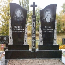 Двойной памятник с крестом из гранита, гранитный памятник для двоих с крестом