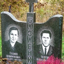 Двойной памятник с крестом из гранита, гранитный памятник для двоих с крестом