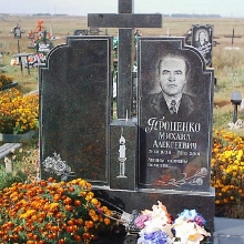 Двойной памятник с крестом из гранита, гранитный памятник для двоих с крестом