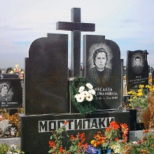 Двойной памятник с крестом из гранита, гранитный памятник для двоих с крестом